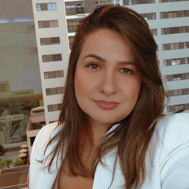 Luana Gotardo, corretora de imóveis em Londrina